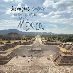 Las mejores cosas que ver y hacer en México: Pirámides de Teotihuacán bajo un cielo azul con nubes.