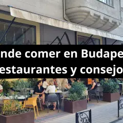 Gente disfrutando de una comida al aire libre en Budapest. El texto dice "Dónde comer en Budapest: restaurantes y consejos".
