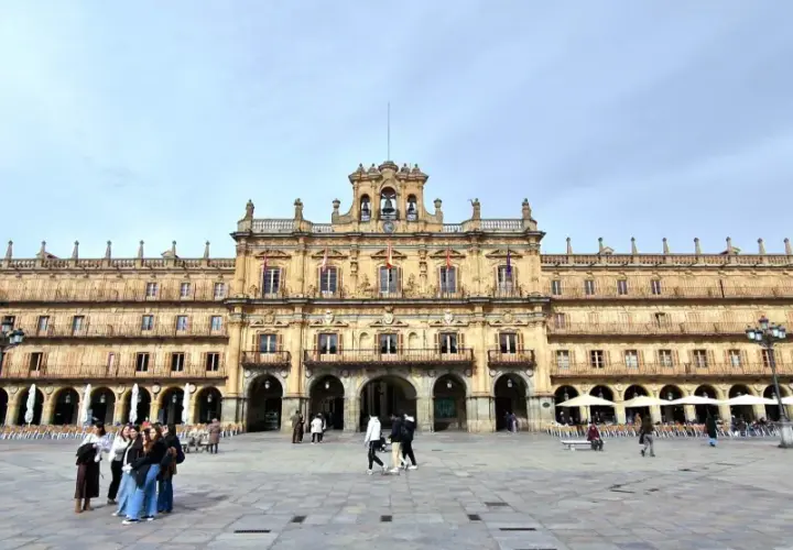 Plaza Mayor de Salamanca, un lugar perfecto para empezar a planificar cómo llegar a Salamanca y disfrutar de su arquitectura.