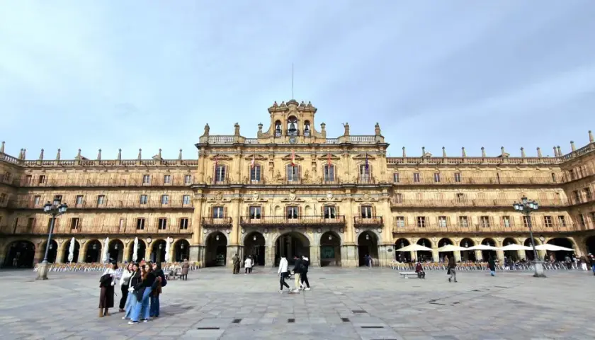 Plaza Mayor de Salamanca, un lugar perfecto para empezar a planificar cómo llegar a Salamanca y disfrutar de su arquitectura.