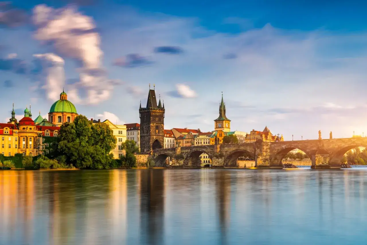 El Puente de Carlos y el casco antiguo de Praga, un plan perfecto para ver Praga en 3 días.