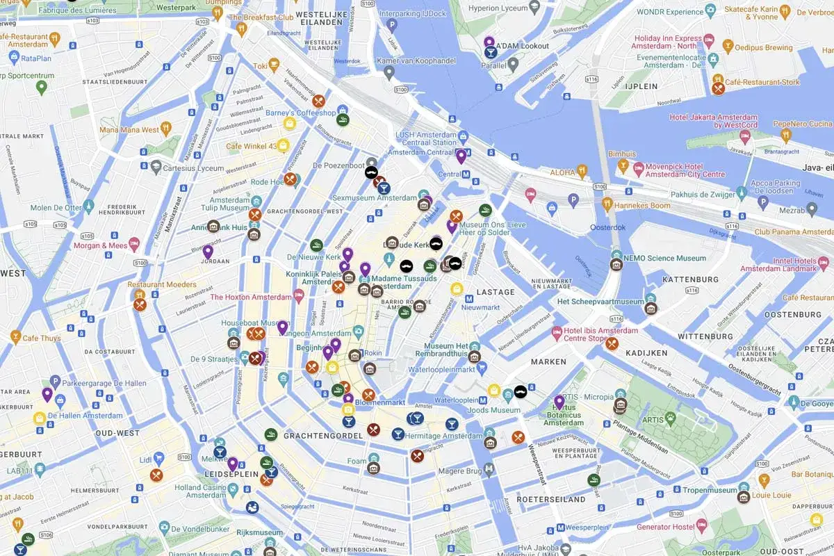 Mapa de &Aacute;msterdam con puntos de inter&eacute;s para saber qu&eacute; ver en &Aacute;msterdam en 2 d&iacute;as: museos, canales y barrios.